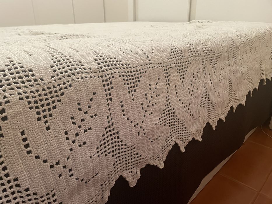 Colcha em renda  feita À MÃO