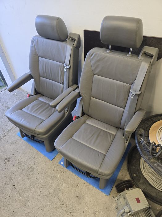 Fotel obrotowy multivan t5,t6 Skóra jasnoszara