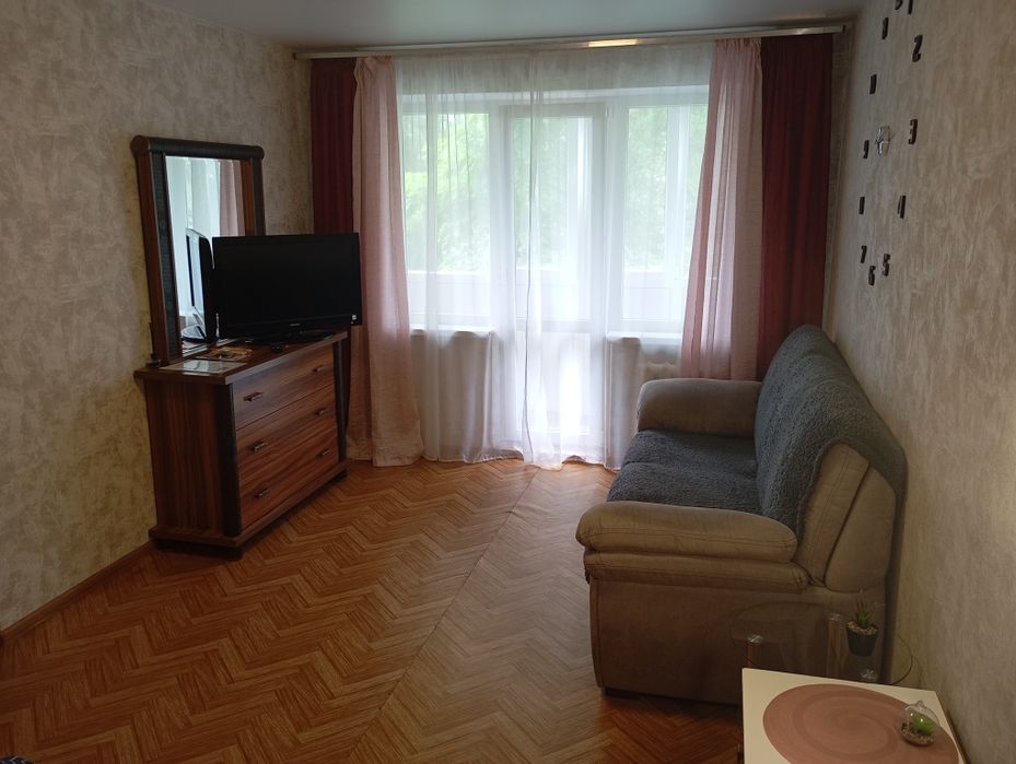 Однокімнатна погодинно-подобово