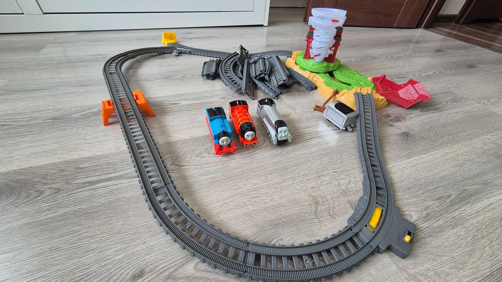 Mega zestaw Tomek i przyjaciele Tornado dodatkowe tory 3 ciuchcie