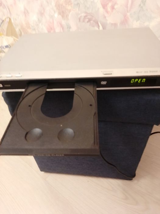 DVD програвач LG ds563x