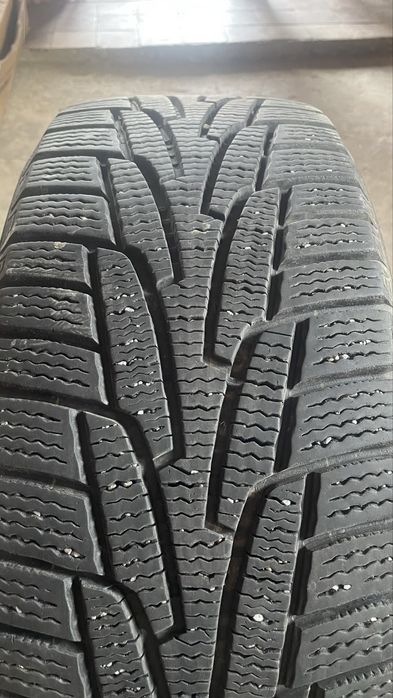 Зима комплект 215 60 16 19рік kumho