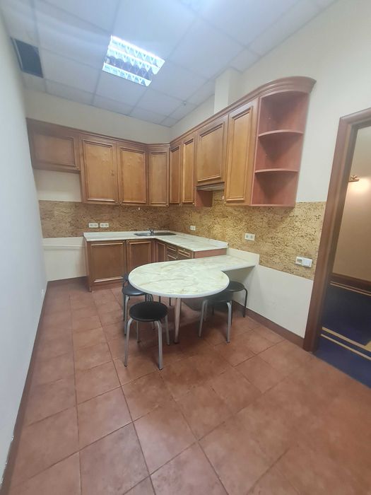 Офис с генератором в БЦ, шикарный офисный блок 340 м2. Подол