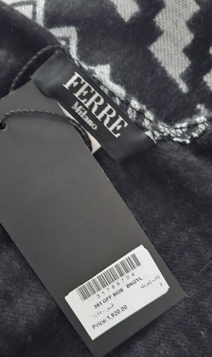 Ferre Milano  orginalne ponczo