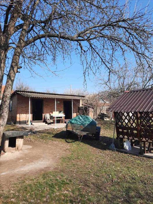 Гарний будинок в центрі Нових Санжар