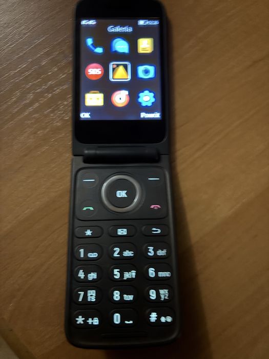 Telefon TCL z klapka
