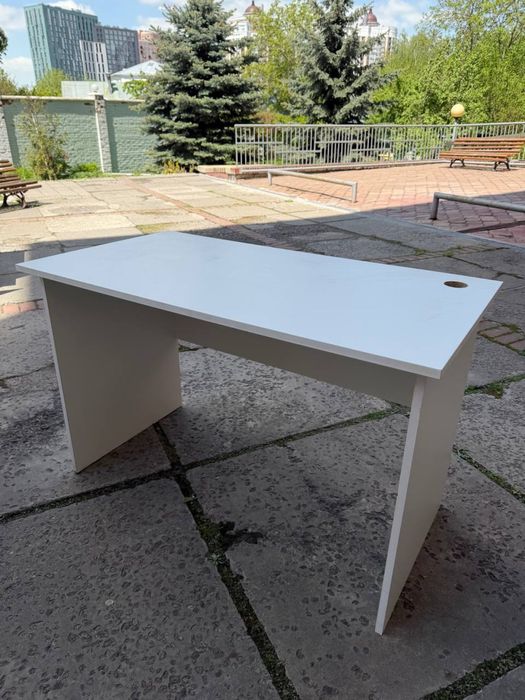 Распродажа офисных столов 150шт. Роспродаж офісних столів 150шт.