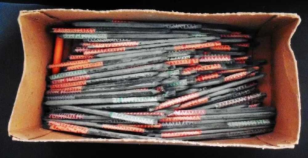 6 Lápis/penas para escrever nas antigas lousas - anos 50