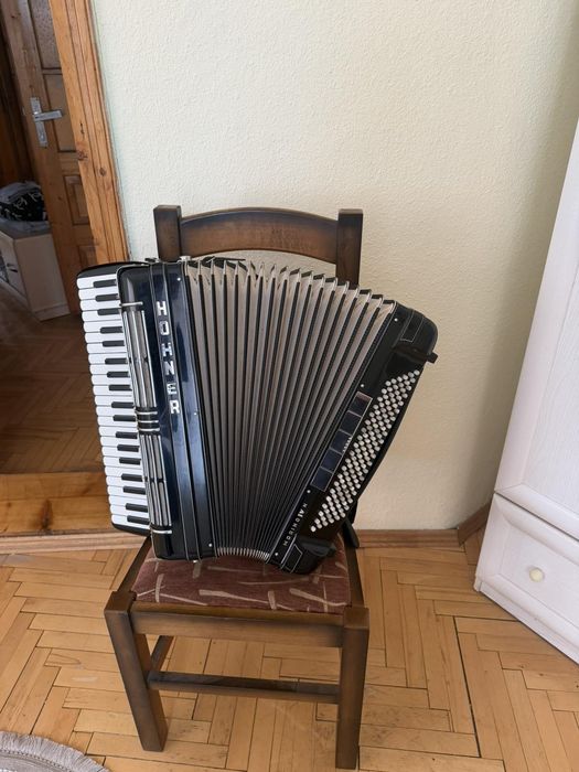 Продається легендарний акордеон Hohner Morino 4n
