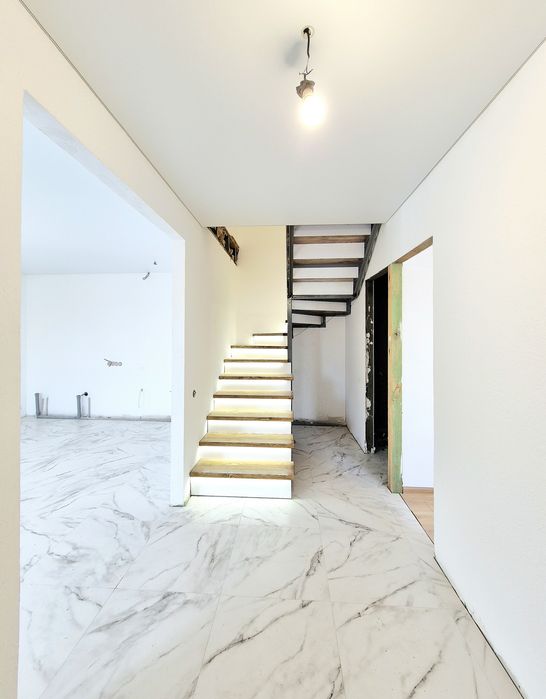 Новий будинок з ремонтом 2025 р вул. Корольова 100 кв.м 4 кімнати