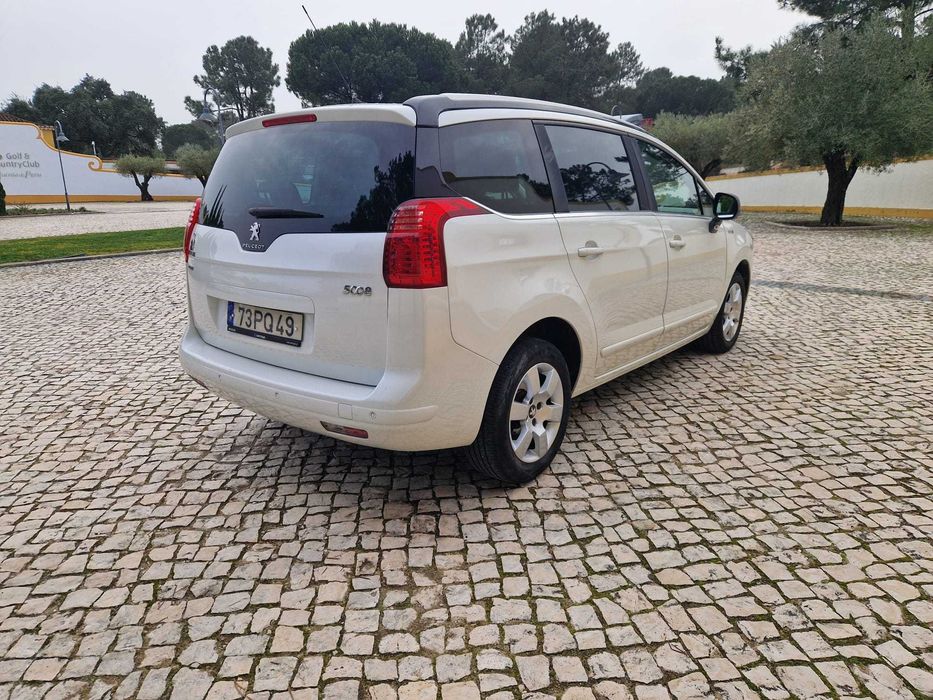 Peugeot 5008 1.6HDI 120cv Automática EAT6 NACIONAL