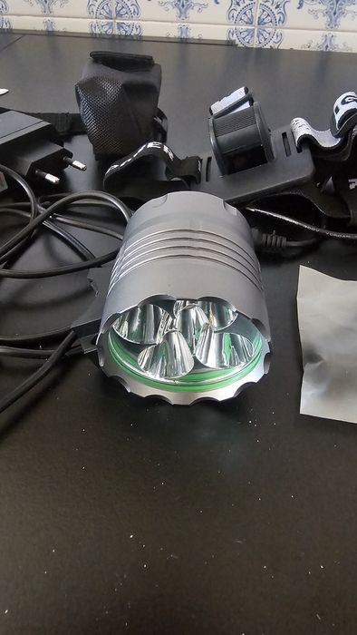 Material de Ciclismo: Chave Dinamométrica BBB, Luzes LED e Pedais Shimano