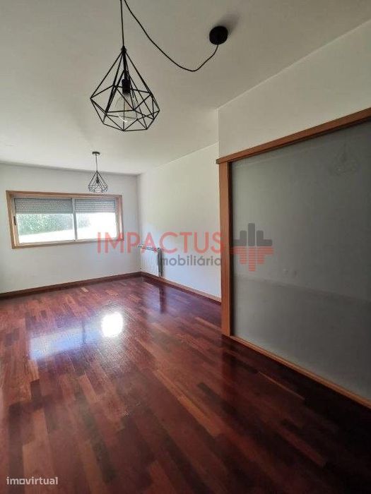 Apartamento T2 com lugar de garagem