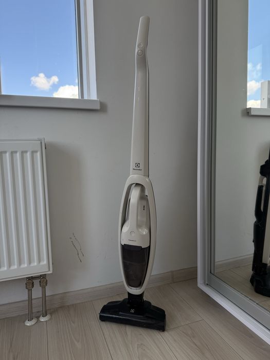 Пилосос ручний для дому Electrolux