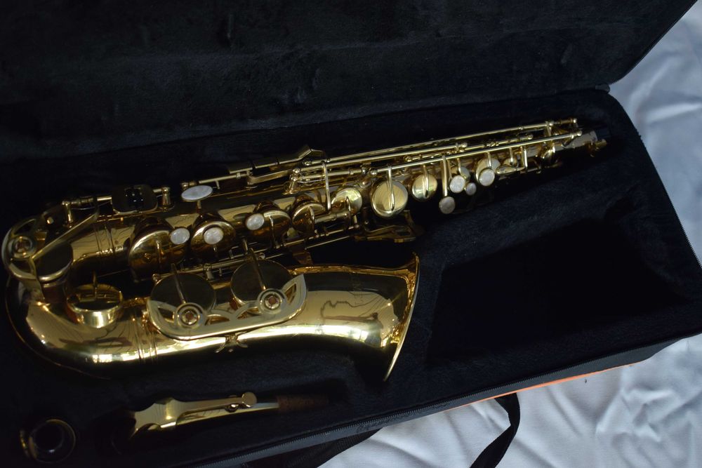 Saxophone Alto Comet Com Estojo. N 2064175300986371120