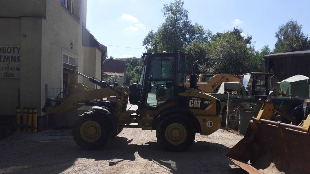 Ładowarka kołowa CAT 908H