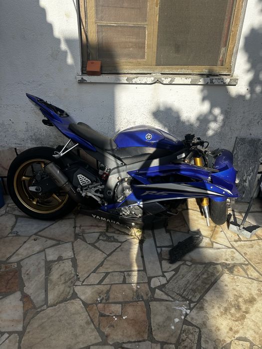 Yamaha R6 in an accident
