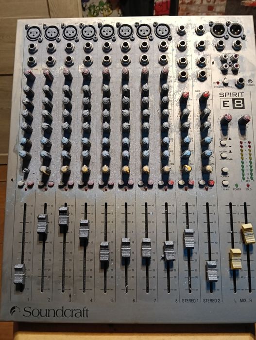 Soundcraft spirit e8
