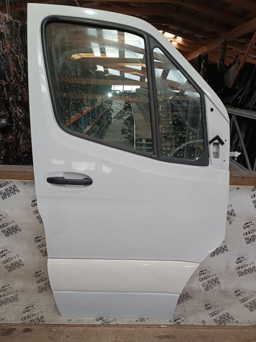 Дверка передня права MB Sprinter W907 W910 Спрінтер Двері передні
