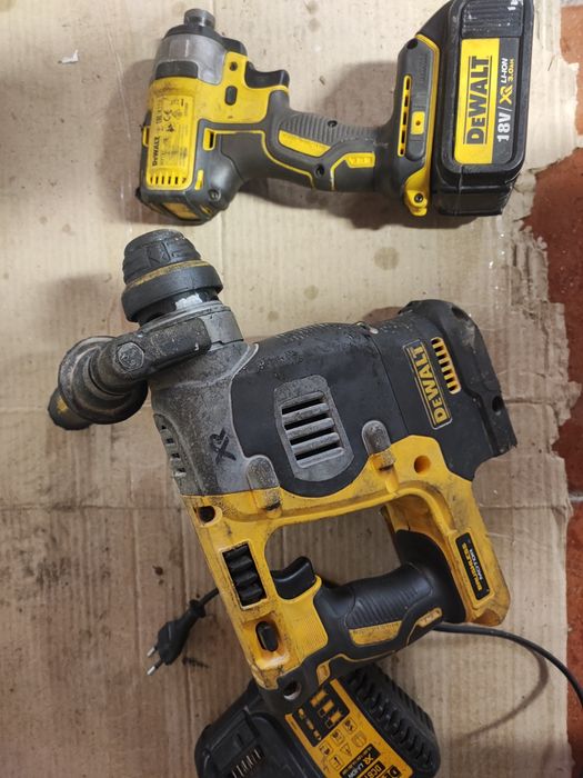 Martelo elétrico DeWalt dch273n e aparafusadora  dcf887