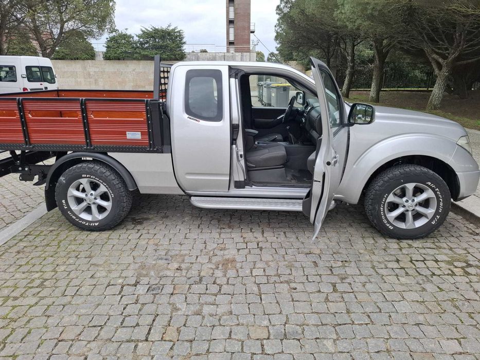 Nissan Navara 2.5 dCi 171cv 4x4 King Cab - Caixa aberta de madeira