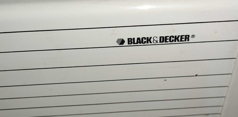 Duas torradeira elétrica s