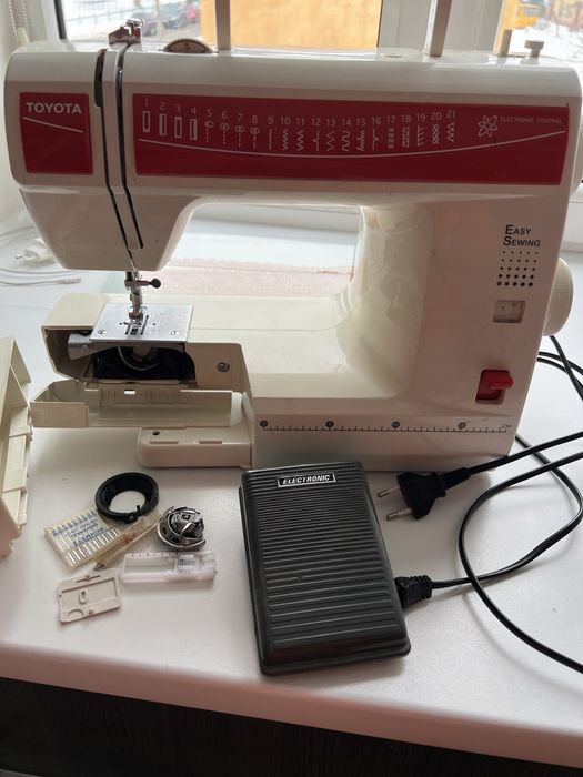 Швейна машинка Toyota