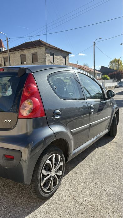 Peugeot 107.