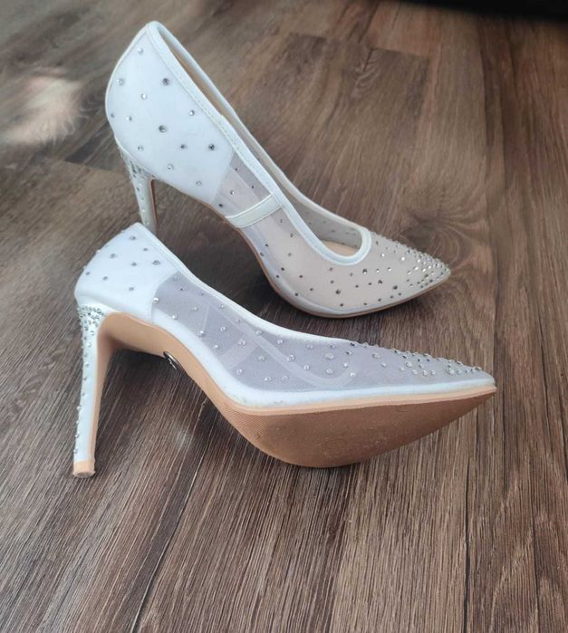 Buty ze skóry  z cyrkoniami