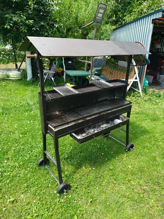 Grill ogrodowy węglowy na kółkach własnej konstrukcji
