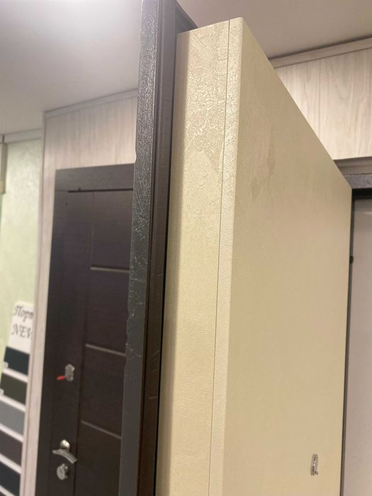 Броньовані двері «Портала Україна», серія Модерн – модель "Лайн 3"