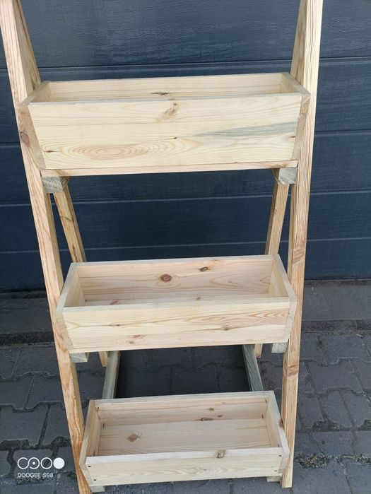 Kwietnik drewniany kaskadowy