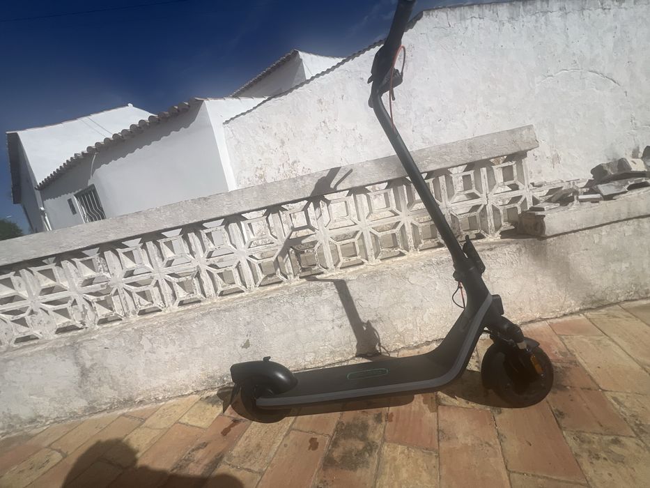 Trotinete Elétrica Ninebot By Segway Kickscooter E2 PLUS II