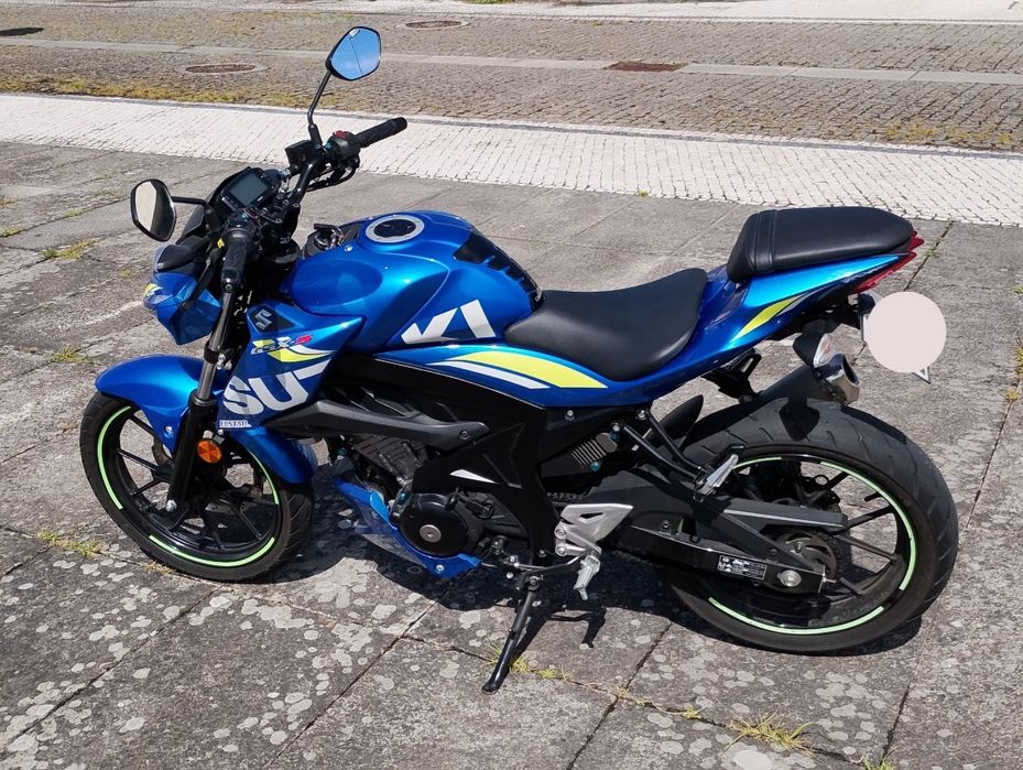 Naked Suzuki 125 como nova