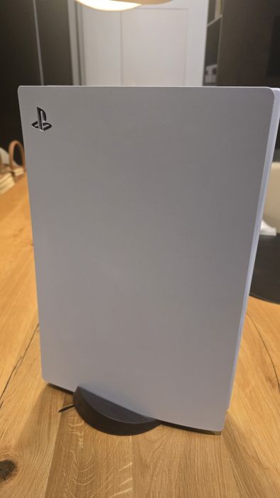 PS5 fat z napędem, 825 GB SSD