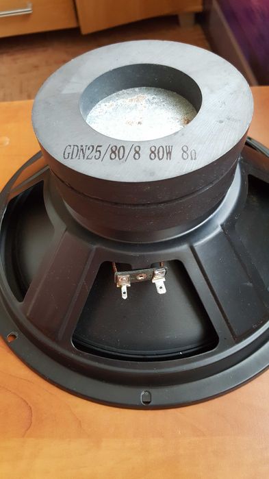 Głośnik niskotonowy  80 W