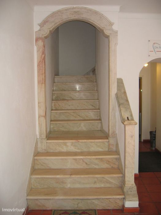 Apartamento T4 Duplex com Jardim e Varanda