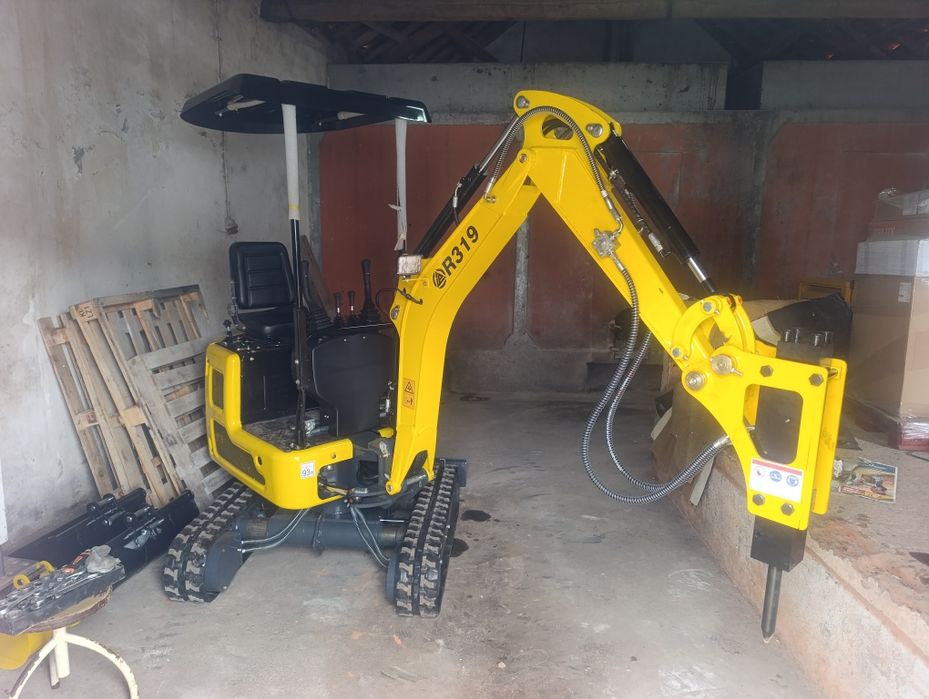 Aluguer de máquinas ,mini giratórias, retroescavadora, Bobcat