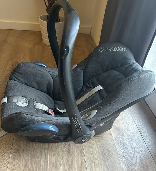 Sprzedam wozek 2 w 1 + fotelik maxi cosie z adapterami