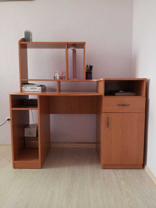 Робочий стіл для дитини чи дорослого