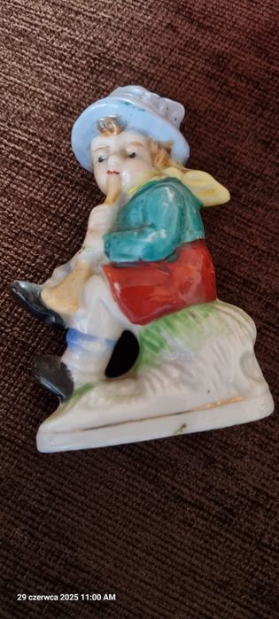 Porcelanowa figurka – chłopiec z fletem – sygnowana, 1957, LEE