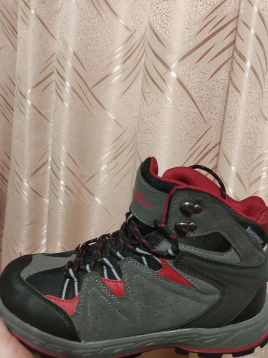 Трекенгові черевики