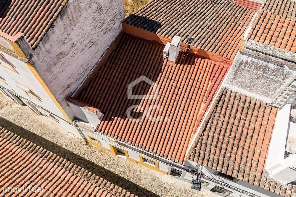 Moradia T1+1 de Rés do Chão e 1º andar no Centro Histórico de Évora