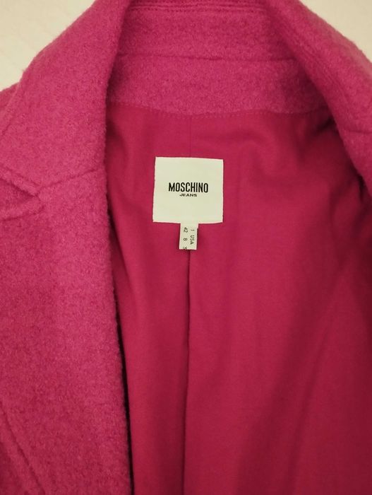 Casaco Moschino mulher.