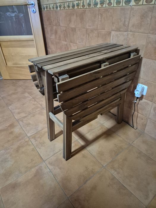 Conjunto de mesa + 2 cadeiras em madeira – ótimo estado