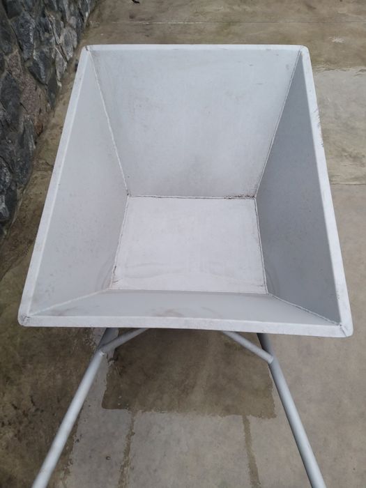 Тачка строительная