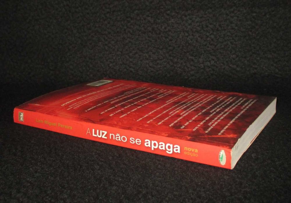 Livro A Luz Não se Apaga O Livro de Ouro Luís Miguel Pereira