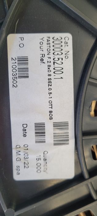 Konektory żeńskie F2,8. Nowe.  Cena za 10 szt.