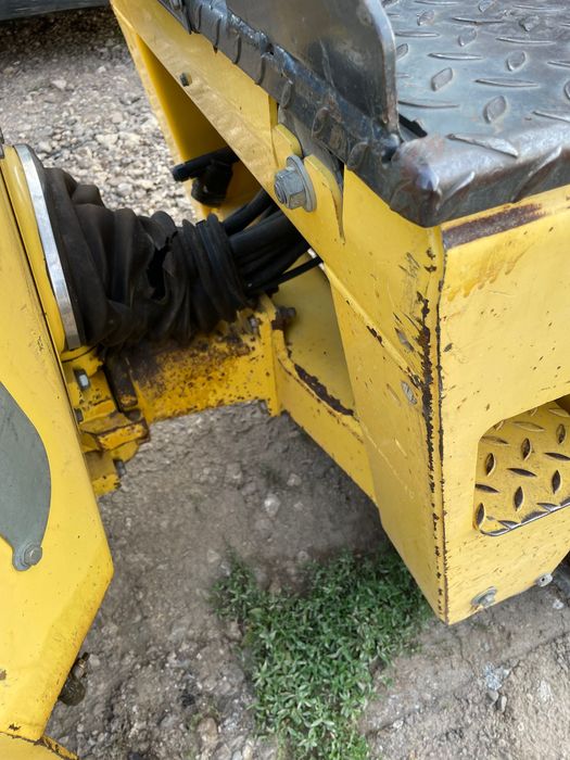 Каток Bomag BV100AD3