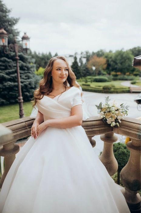 Сукня весільна пишна